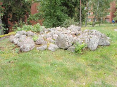 Ensimm&auml;isen teekkarin hauta